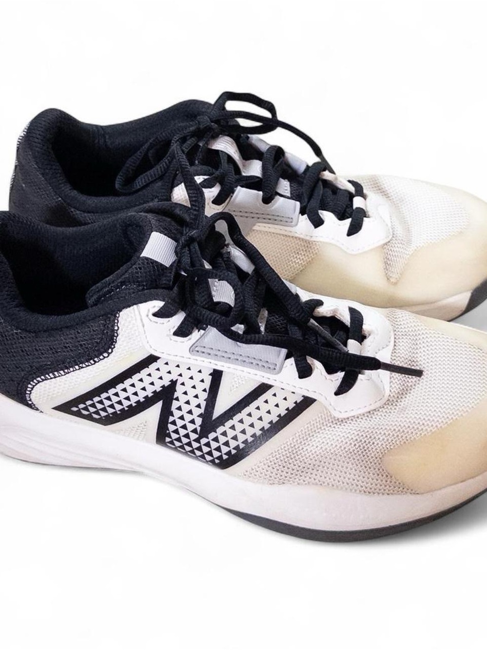 New Balance 696v6 Women’s Tennis Shoes White Black Size 7 Hard Court